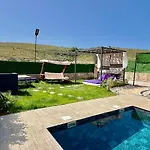 Hidden Paradise Garden Villa