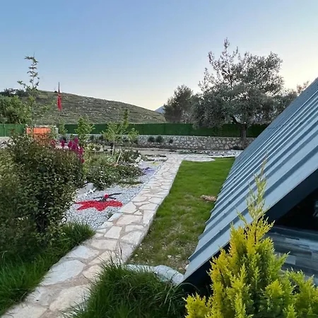 فيلة Hidden Paradise Garden