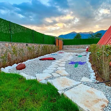 Hidden Paradise Garden Vilă *